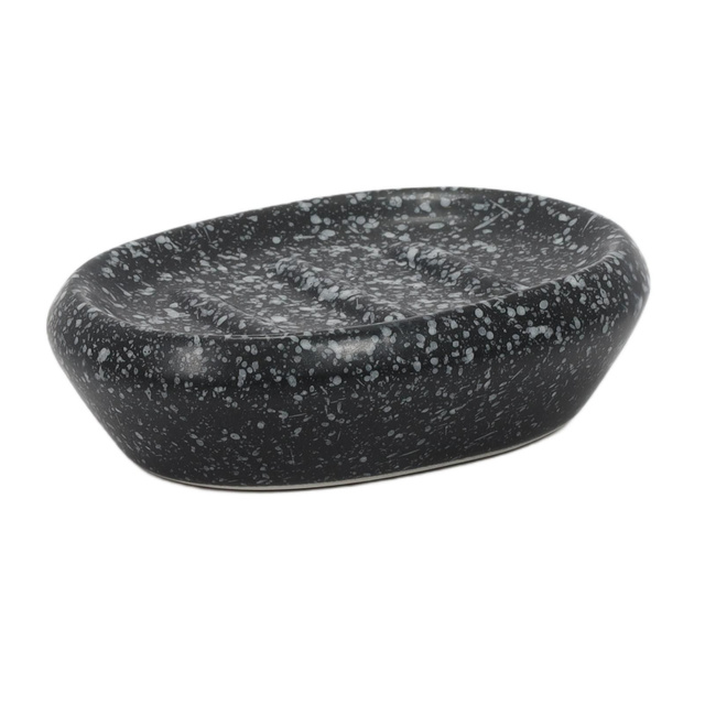 Un set de accesorii pentru baie: dozator, sapun si cana