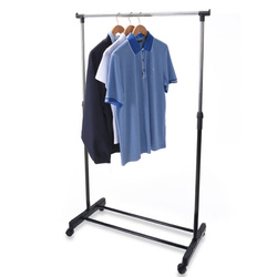 Umeraș - dulap pe roți