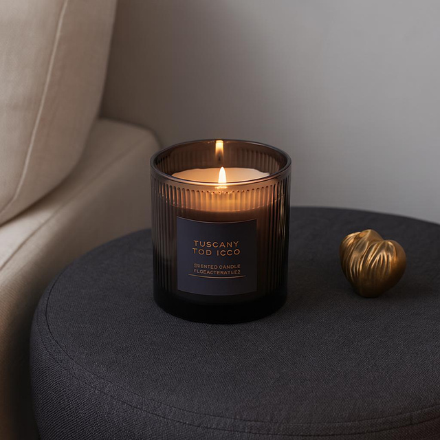 Lumânare parfumată FODU, timp de ardere 28 h