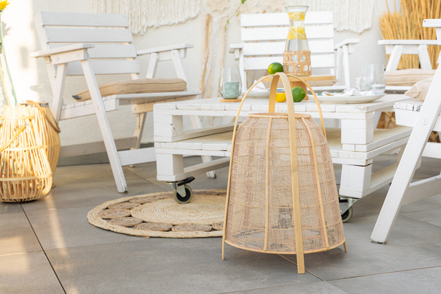 Veioza in forma de felinar CARMEN, abajur din bambus, inaltime 49 cm