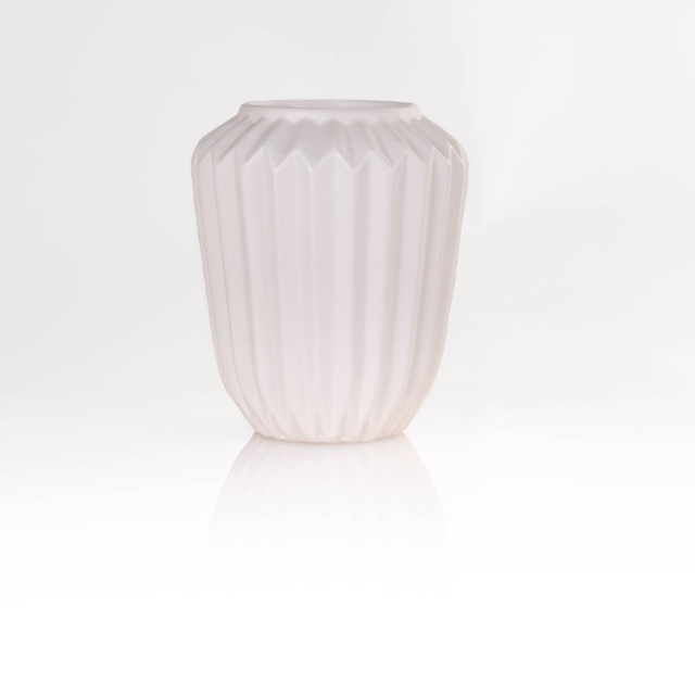 Vaza ceramica cu nervuri, 17 cm