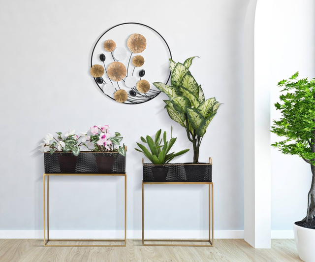 Ghivece din plasă metalică pe suport