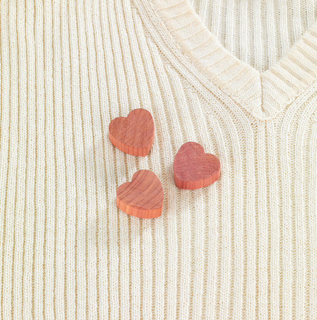 Inimi din lemn pentru parfumuri