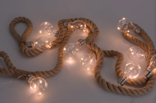 Instalatie de iluminat LED cu motiv bec pe șnur de iută - 10 becuri