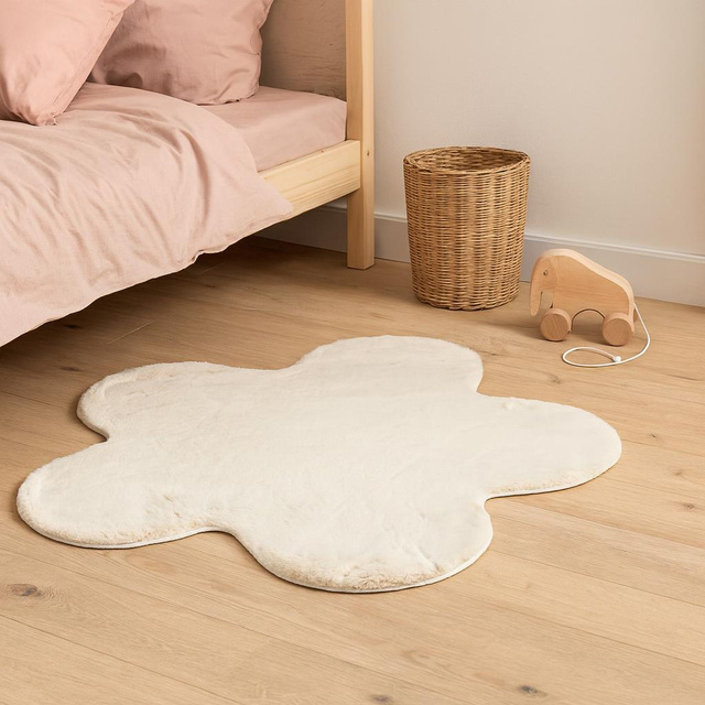 Covor pentru camera copiilor floare TELOS, 90 x 60 cm, fildeș.