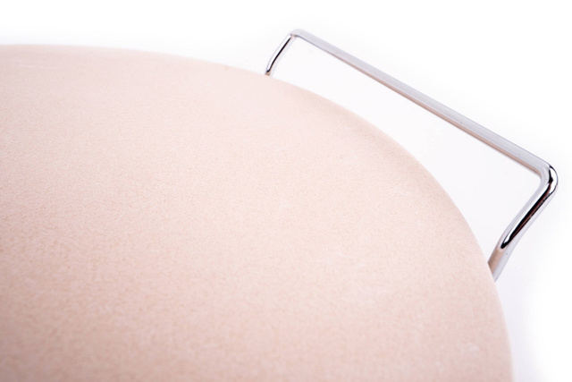 Piatră pentru coacerea pizzei, pâinii + suport metalic pentru servire