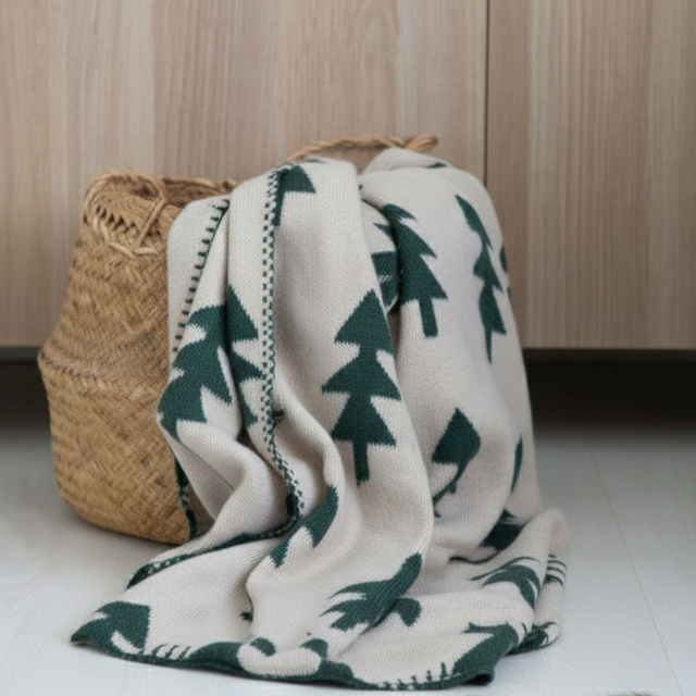 Pătură de Crăciun cu motiv de brăduți, 150 x 200 cm