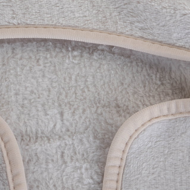 Pătură pentru copii cu glugă TIBI, 100 x 70 cm