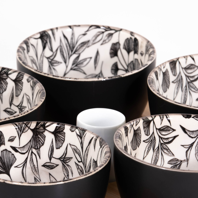 Set 4 boluri pentru aperitive FLORAL, pe o tavă din lemn, 70 ml