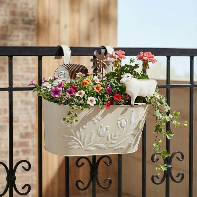 Vază metalică pentru ghiveci RANCH cu motiv de animale domestice, 34 cm, bej