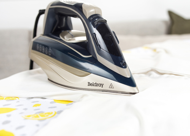 Fier de călcat cu aburi 3200 W Beldray, 200 g/min