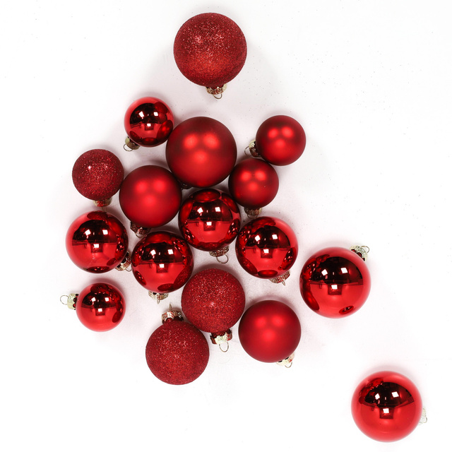 Set de globuri de Crăciun de dimensiuni diferite, 70 de bucăți.