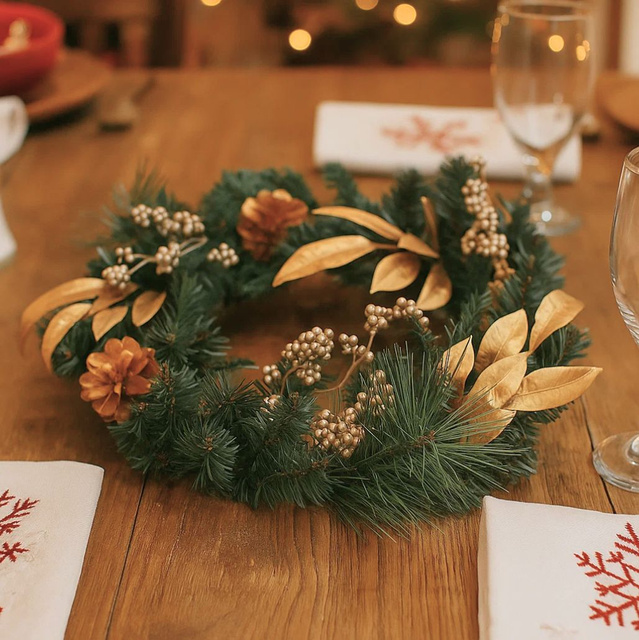 Decoratiuni de Craciun, decoratiuni aurii