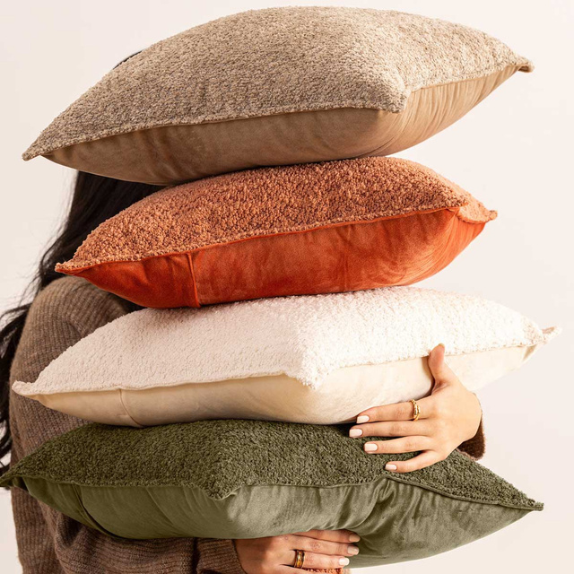 Perna decorativa SOANA boucle, 45 x 45 cm