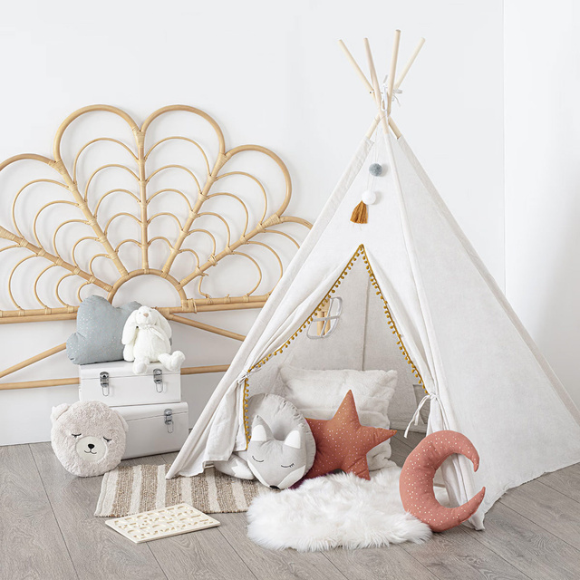 Perna decorativă în formă de stea, bumbac, 40 x 40 cm, corai