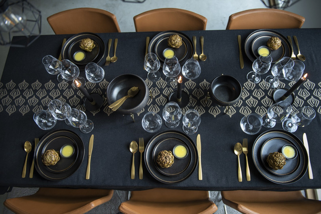 Set tacâmuri din aur, pentru 4 persoane