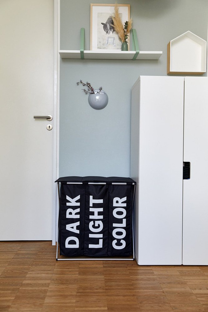 Coș mare de rufe blocabil TRIO TOP BLACK 118 l, 3 compartimente pentru haine murdare, WENKO