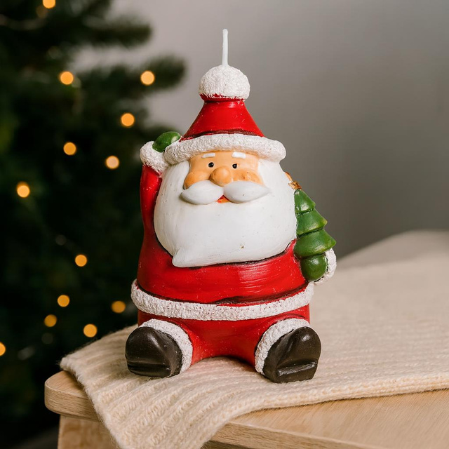 Lumanare decorativa in forma de Mos Craciun, 120 g