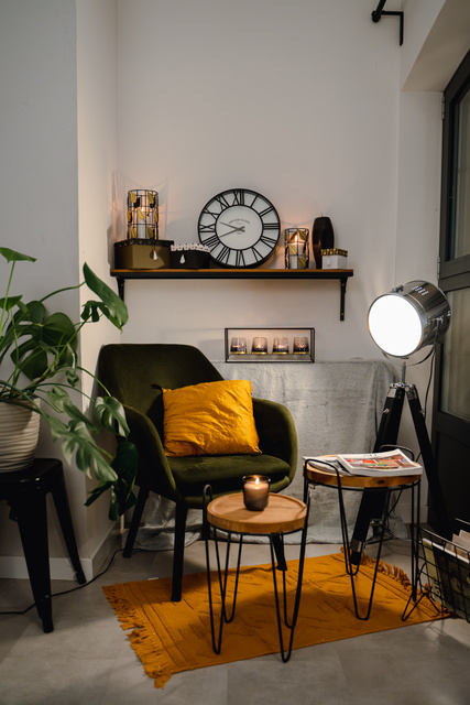 Lampă cu 3 picioare, înălțime 152 cm, neagră