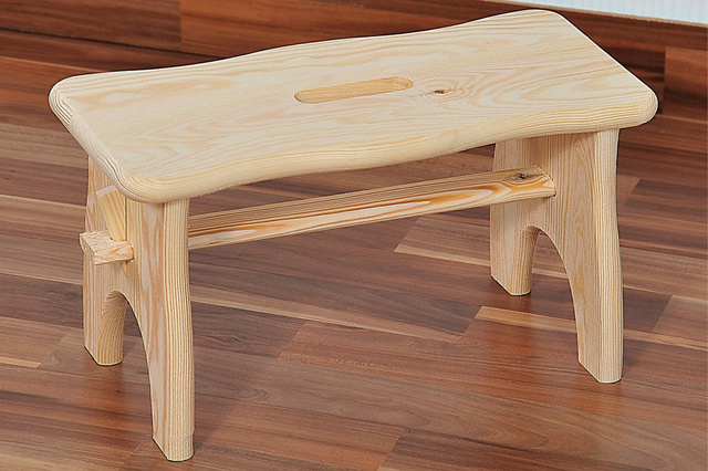 Taburet universal din lemn, potrivit pentru casa si gradina, posibilitate de decor independent