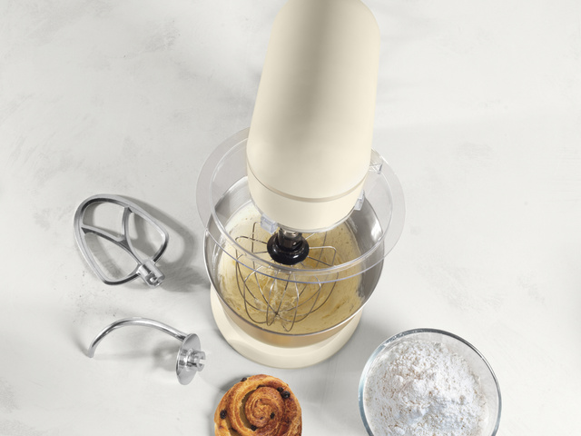 Robot de bucătărie SALTER BAKES 1300 W, 3 accesorii, 10 viteze, 4 l