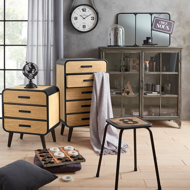 Glob decorativ din metal