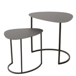 Set de două măsuțe de cafea JERRY, în formă de lacrimă, din metal.