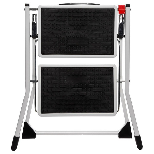 Scară metalică cu două niveluri