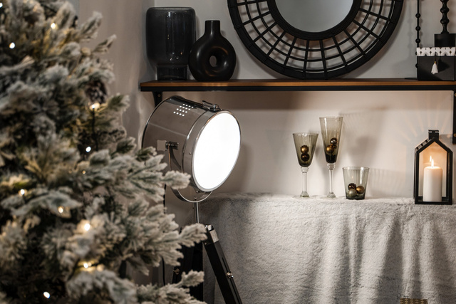 Lampă cu 3 picioare, înălțime 152 cm, neagră