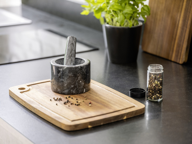 Mojar realizat din marmura naturala