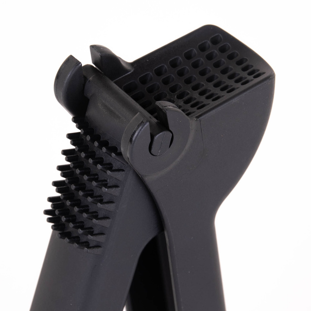 Presa de usturoi, neagră