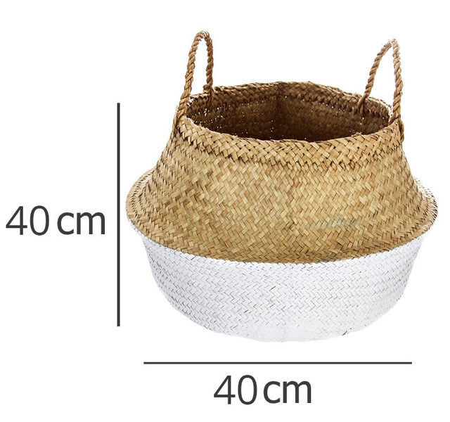 Un coș decorativ din iarbă de mare cu o inserție albă