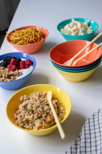 Set veselă de camping NORA LOLLIPOP, 16 piese, KOZIOL