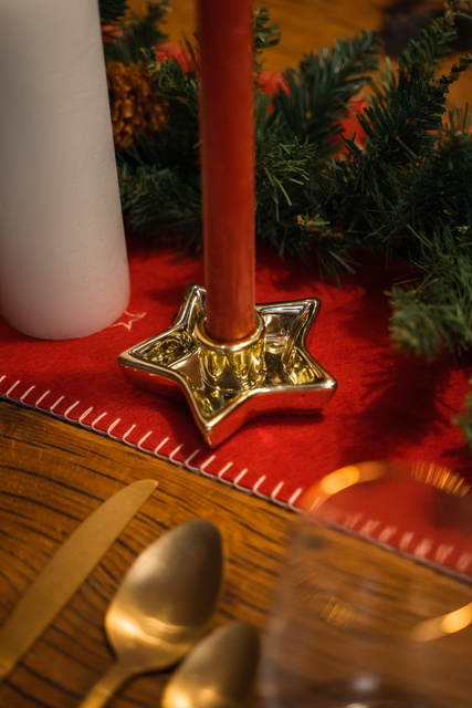 Sfeșnic de Crăciun în formă de stea