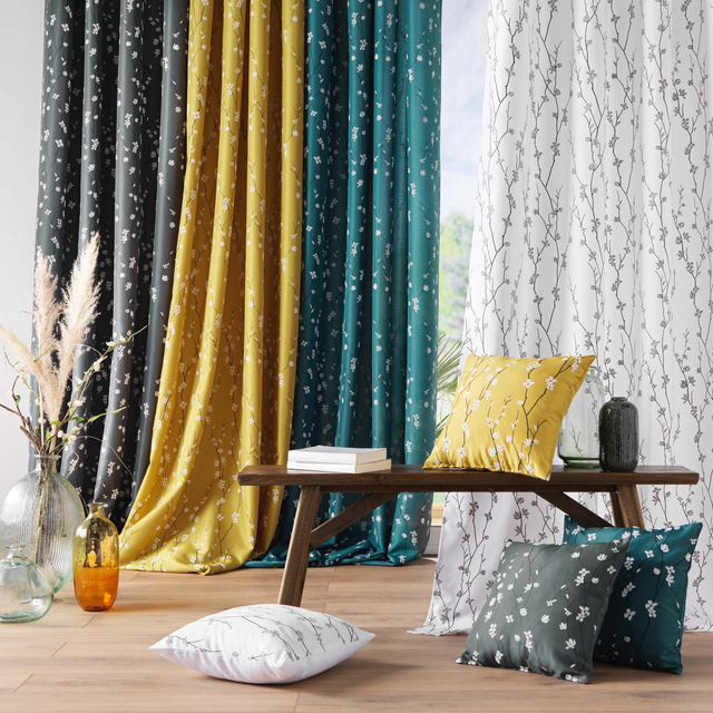 Perdea SAKURA grafit, cu inele, model floral