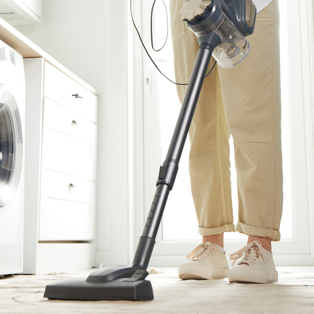 Aspirator vertical 2 în 1 Beldray, 600 W, 600 ml