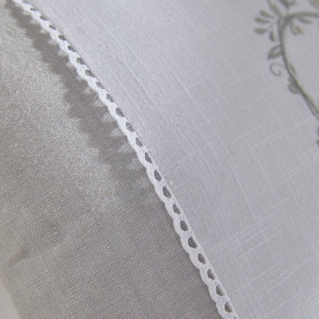 Perna decorativă pentru salon CONSTANCE, inimioară brodată, bumbac, 30 x 50 cm