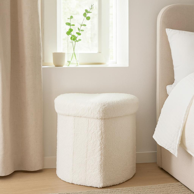 Pufă inimă ALLOY, tapițerie de miel, 34 x 28 x 35 cm, albă