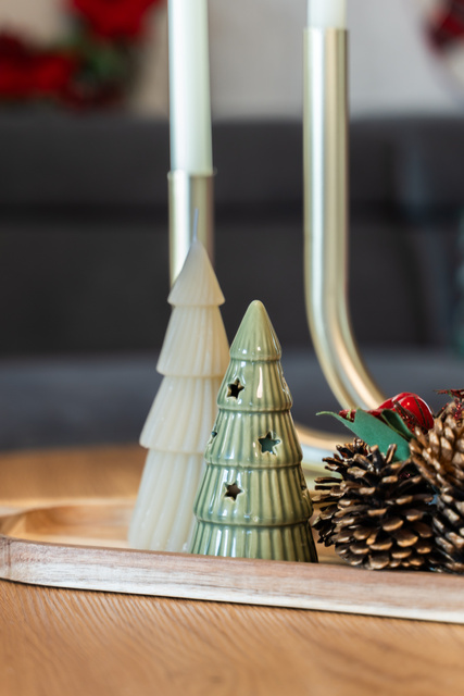 Brad din portelan cu iluminare LED, stele, 14 cm