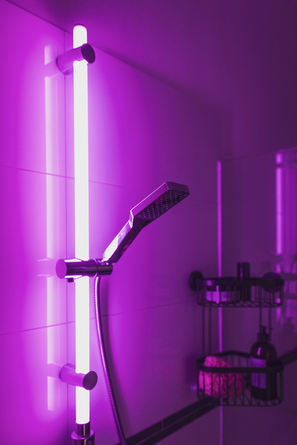 Șină de duș cu LED, 94 cm., RGB, WENKO