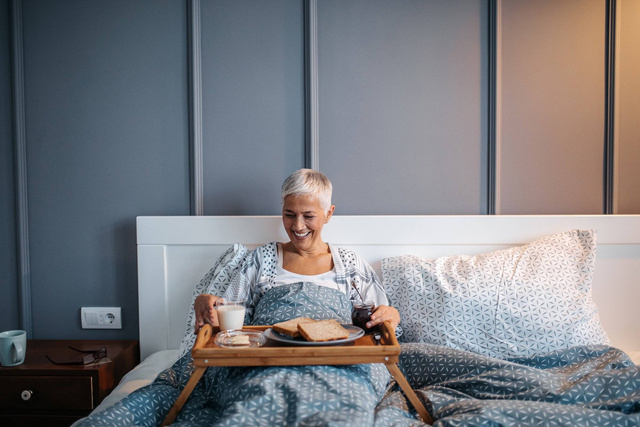 Mese de mic dejun, tavă din bambus cu picioare, 50x30 cm