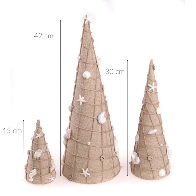 Un set de trei brazi de nisip decorativi