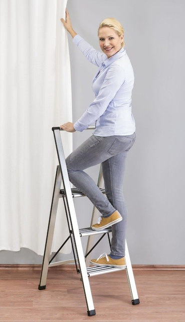 Scară din aluminiu, cu 3 trepte, WENKO, gri