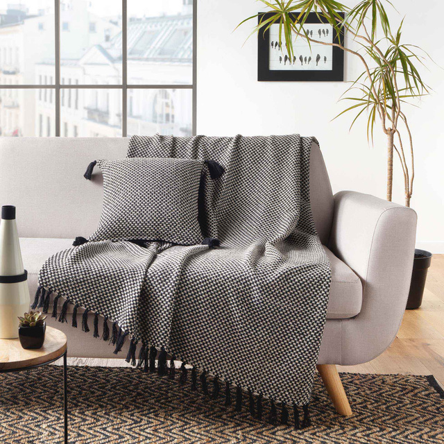 Perna decorativa pentru sufragerie JENNIE, cu ciucuri, bumbac, 40 x 40 cm