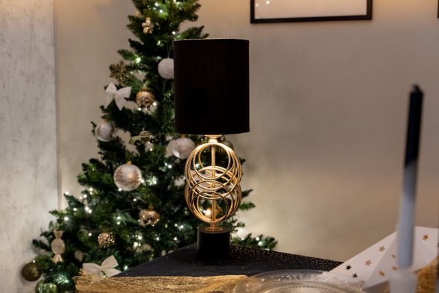 Lampa de masa CIRCLY cu decor auriu