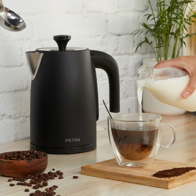 Fierbător electric negru 3000 W PETRA, 1,7 l
