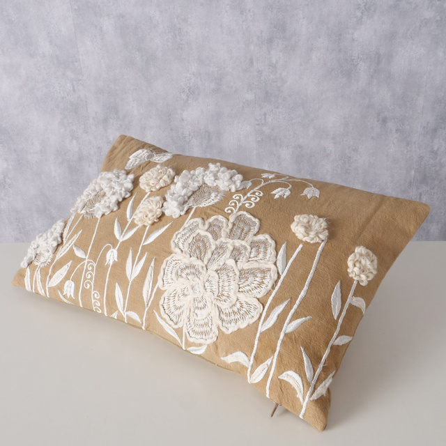 Perna decorativă brodată MARIELLE cu flori, 49 x 29,3 cm