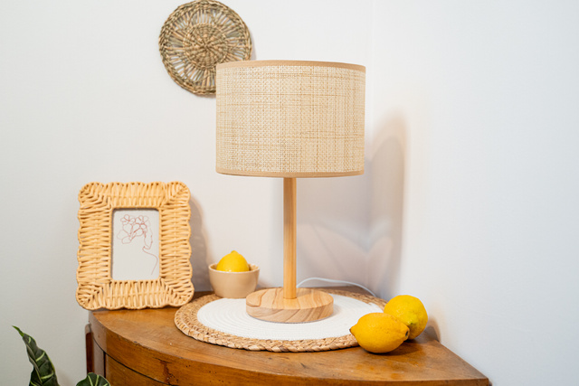 Lampa de masa DELLA, baza din lemn, 42 cm