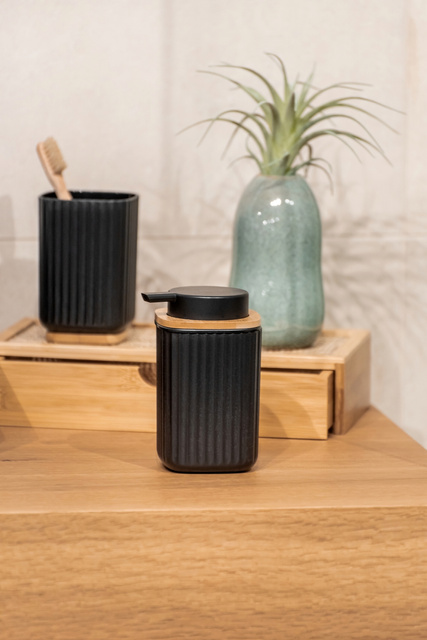 Dispenser pentru sapun lichid ROTELLO, WENKO