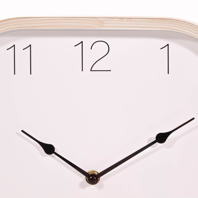 Ceas cu rama din imitatie de lemn
